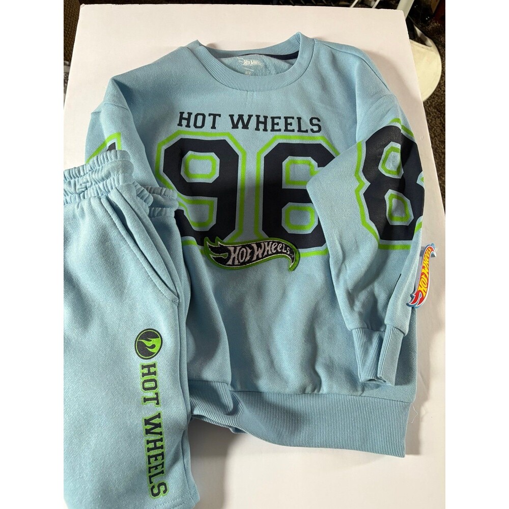 Hot Wheels Sweater And Short Set, New With Tags Size Medium 8, Boys (D)